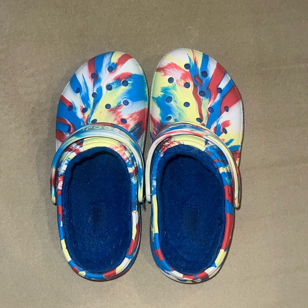 Crocs kids size 2 in multicolored